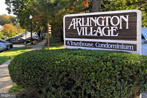 633-2701 16th St S, ARLINGTON, VA, 22204-4946 | Card Image