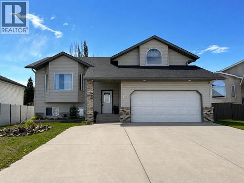 134 Crystal Heights Lane, Grande Prairie, AB, T8X1R1 | Card Image