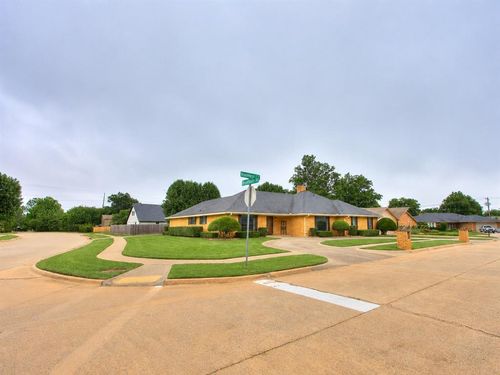 613 Inverness Ct, Norman, OK, 73072-4226 | Card Image