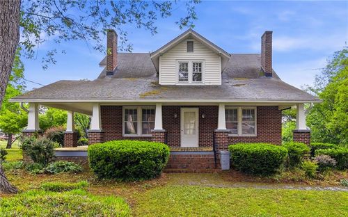 4635 Shattalon Dr, Winston Salem, NC, 27106-1628 | Card Image