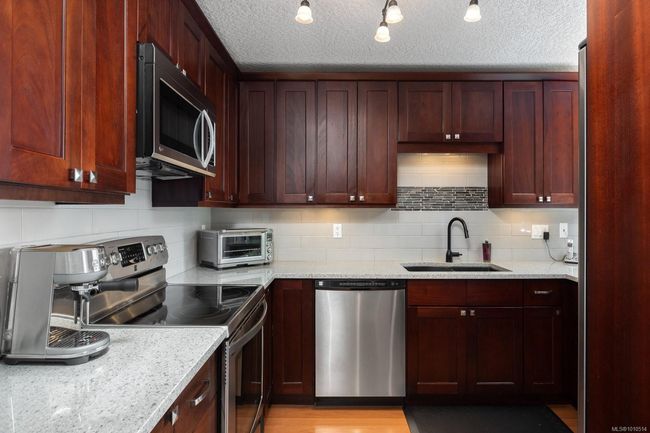 927 - 6880 Wallace Dr, Townhouse with 2 bedrooms, 3 bathrooms and 2 parking in Brentwood Bay BC | Image 11