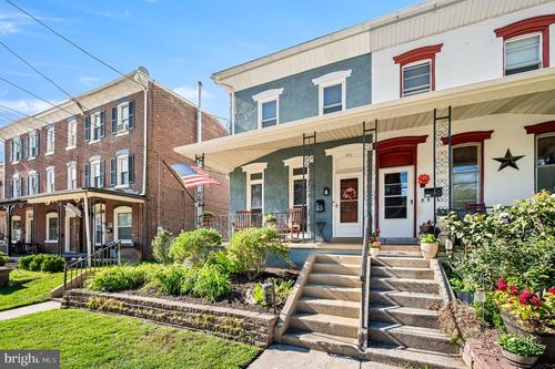 411 Walnut St, ROYERSFORD, PA, 19468-2317 | Card Image