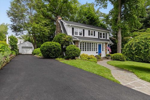 60 Hillcrest Ave, New Rochelle, NY, 10801-1916 | Card Image
