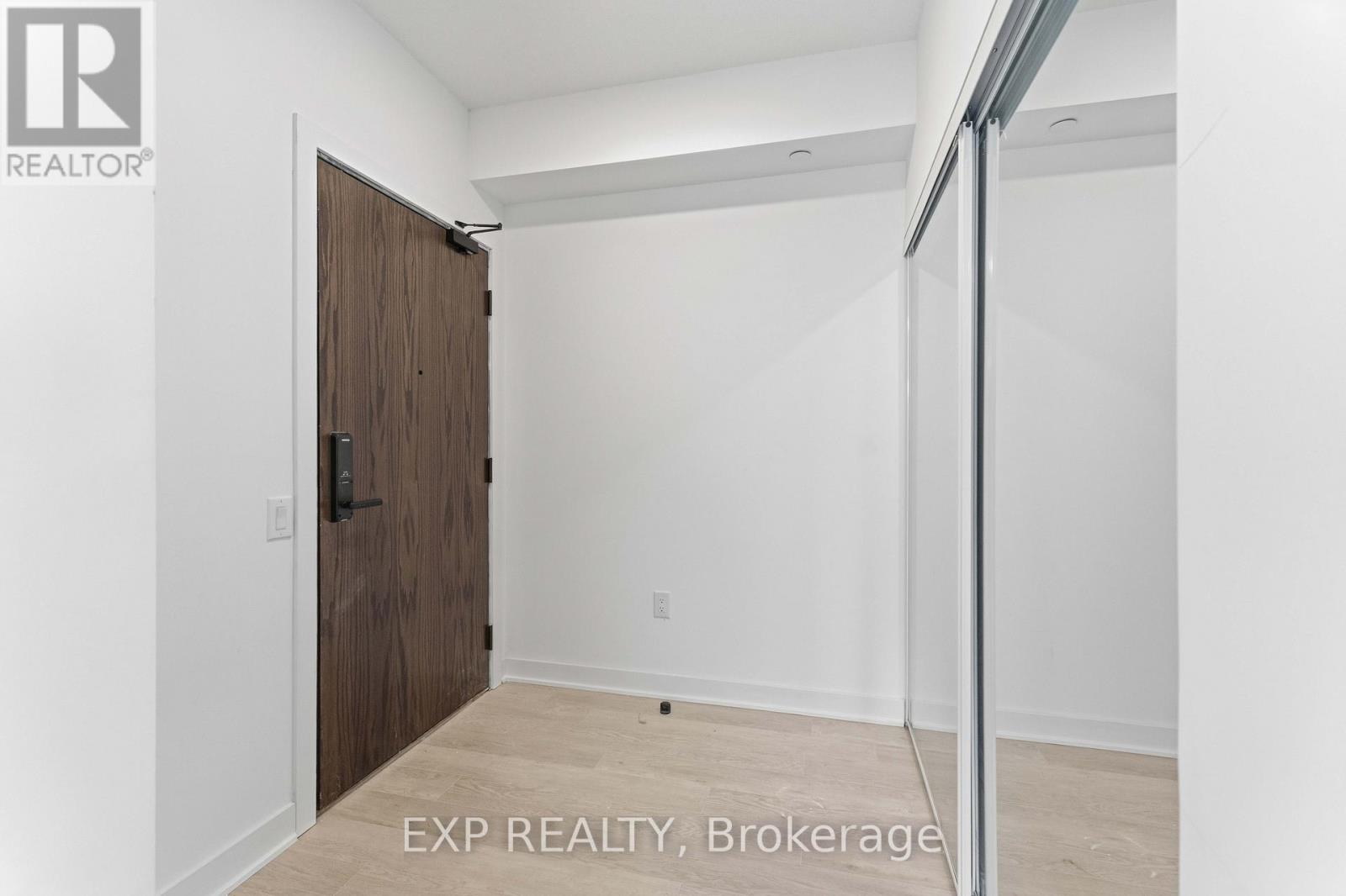 Residential in Hamilton (Riverdale) 3