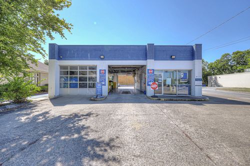 327 W Main St, Hendersonville, TN, 37075-3320 | Card Image