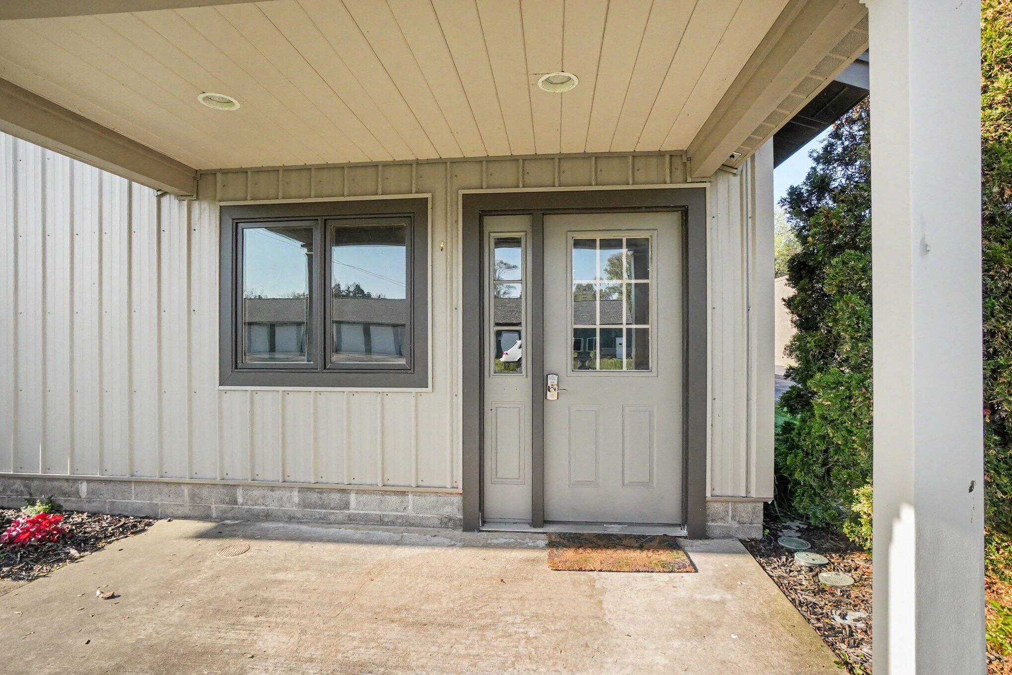 Commercial Lease in Holland 2
