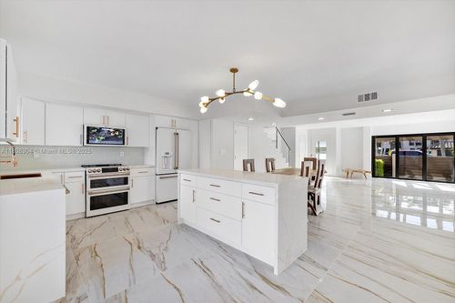 16-16449 Ne 26th Ave, North Miami Beach, FL, 33160-4058 | Card Image