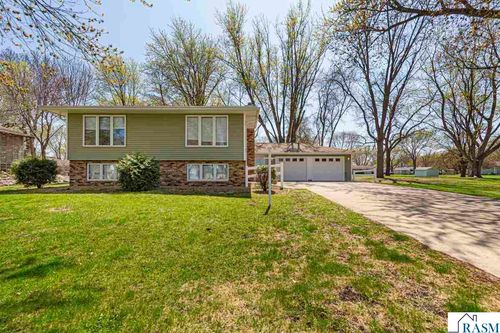 751 Lakeside Dr, Gaylord, MN, 55334-7759 | Card Image