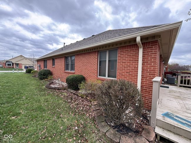 2856 Colony Lake East Dr, Condo with 3 bedrooms, 2 bathrooms and null parking in Plainfield IN | Image 22