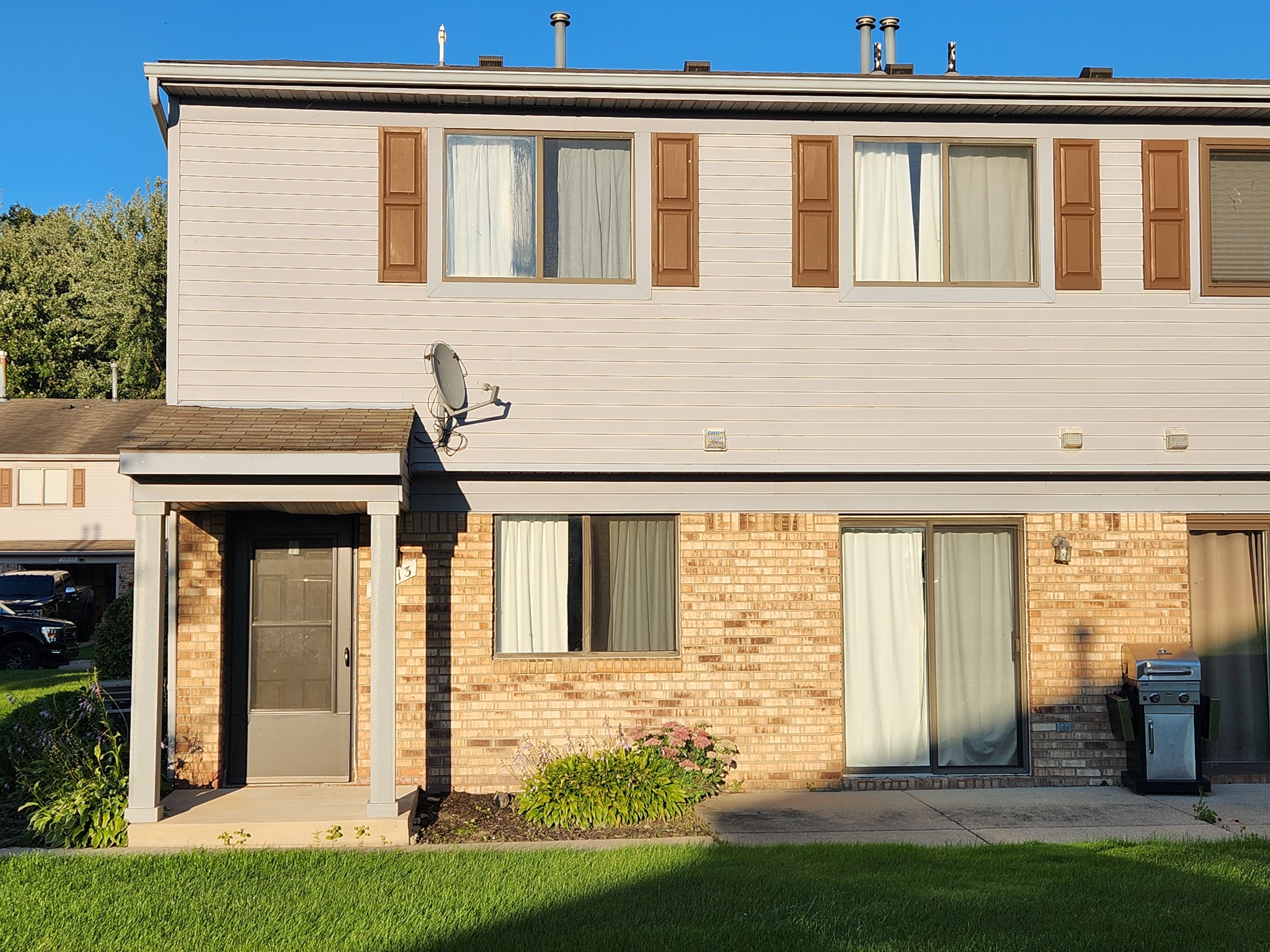 Jimmy Ct, Chesterfield, MI 48047