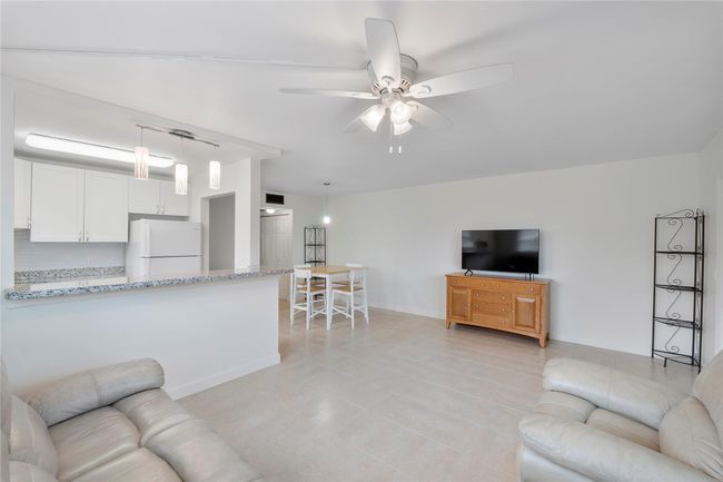 373 - 373 Tilford R, Condo with 1 bedrooms, 2 bathrooms and null parking in Deerfield Beach FL | Image 4