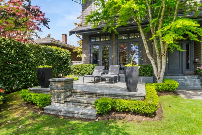 3985 W 39 Th Avenue, House other with 6 bedrooms, 4 bathrooms and 2 parking in Vancouver BC | Image 3