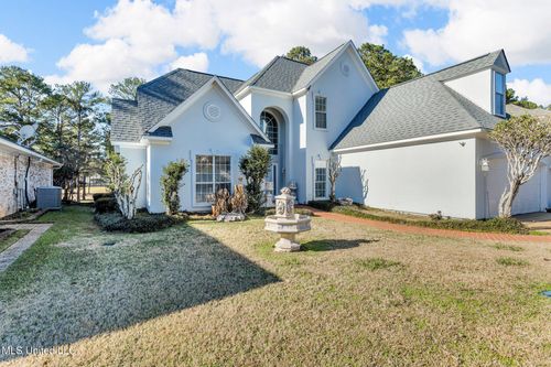 2150 W Fairway Dr, Brandon, MS, 39047-8628 | Card Image