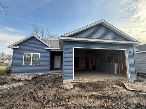 405 E Larmon St, Tolono, IL, 61880-9596 | Card Image