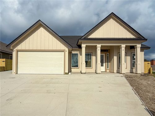 8101 Berenstain Dr, Corpus Christi, TX, 78414-4437 | Card Image