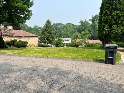 125 Emerson Dr, Zelienople, PA, 16063 | Card Image