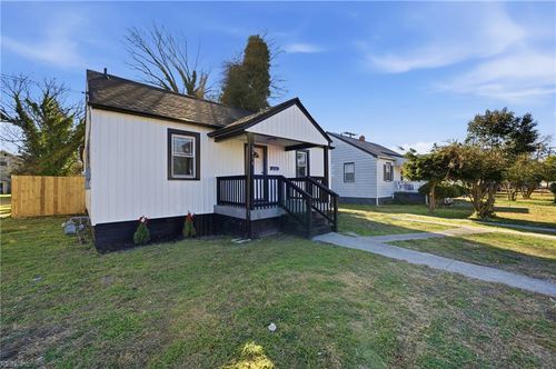 2416 Victoria Blvd, Hampton, VA, 23661-2938 | Card Image