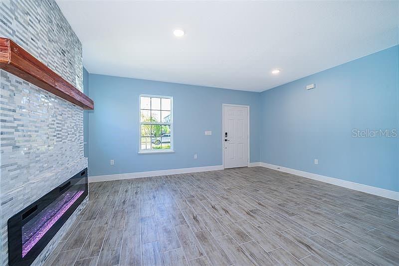 Residential Lease in DAVENPORT 4