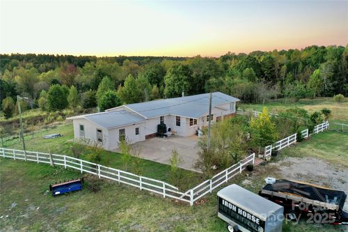 674 Bernice Ln, Richburg, SC, 29729-8204 | Card Image