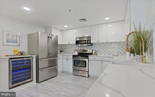 600-250 President St, BALTIMORE, MD, 21202-4484 | Card Image