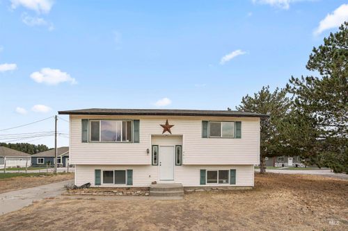 201 E 15th St, Rupert, ID, 83350-1168 | Card Image