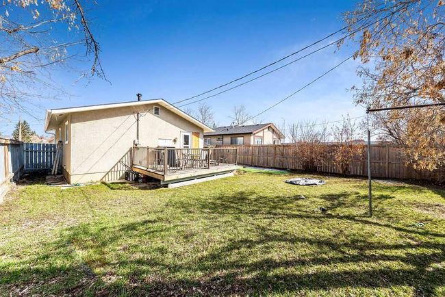 8019 20 A Street Se, Home with 3 bedrooms, 1 bathrooms and 2 parking in Calgary AB | Image 23