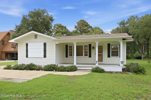 303 Cape Lookout Dr, Harkers Island, NC, 28531-9613 | Card Image