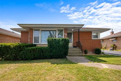 6637 Maple Street, House other with 3 bedrooms, 2 bathrooms and 2 parking in Morton Grove IL | Image 1