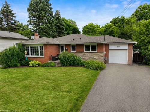 1063 Maplehurst Ave, Burlington, ON, L7T3G3 | Card Image
