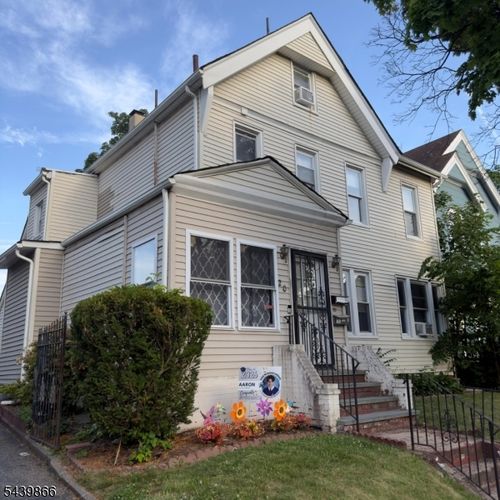 20 Ridge St, Orange, NJ, 07050-1604 | Card Image