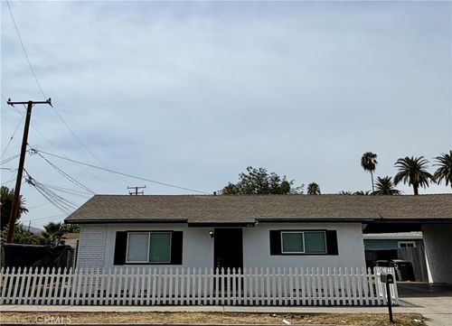 711 E Oakland Ave, Hemet, CA, 92543-3025 | Card Image