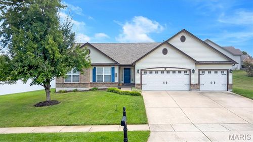 816 Kevin Dr, Wentzville, MO, 63385-6887 | Card Image