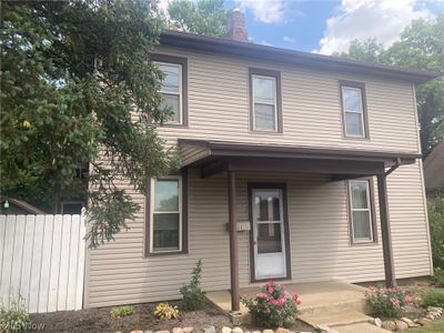 View of front porch | Image 2