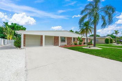 3037 Goldenrod Street, House other with 3 bedrooms, 2 bathrooms and null parking in Sarasota FL | Image 2