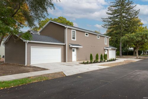 1105 Edwardsburg Ave, Elkhart, IN, 46514-2838 | Card Image