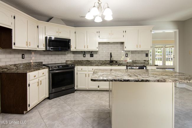 Kitchen | Image 6