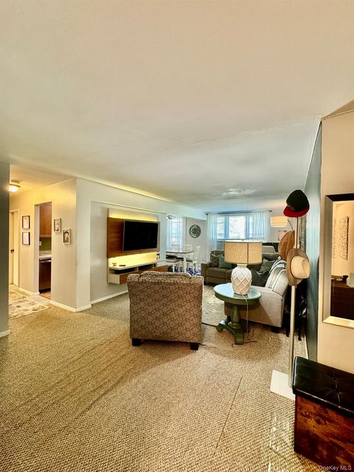 apt-6d-245 Rumsey Rd, Yonkers, NY, 10701-4526 | Card Image
