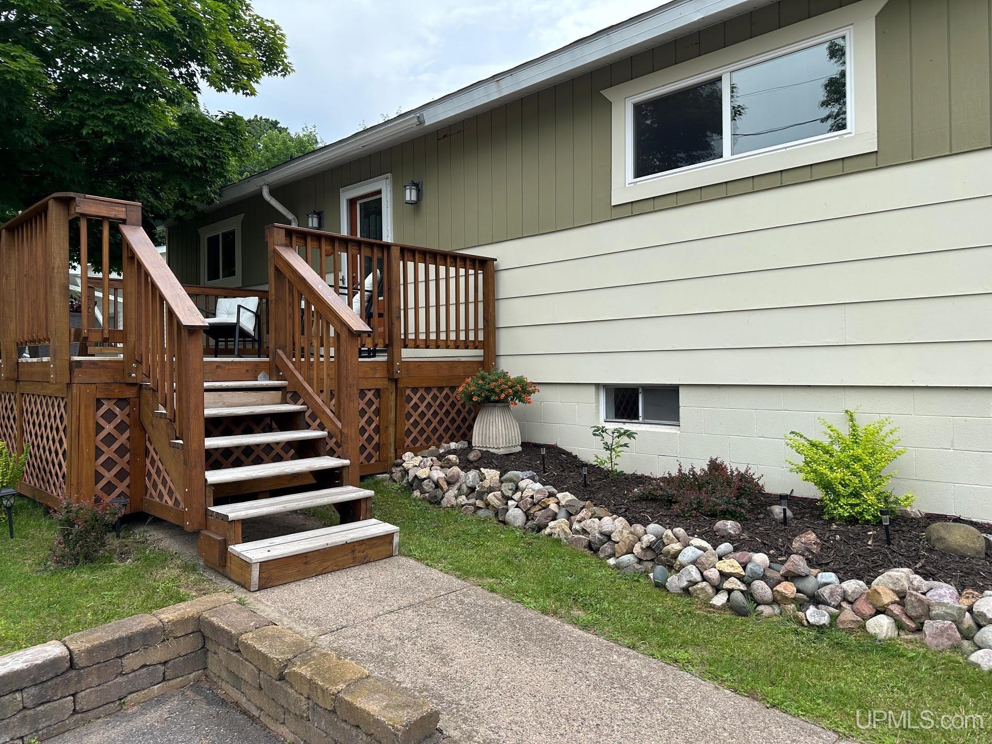 Mildred Ave, Marquette, MI 49855