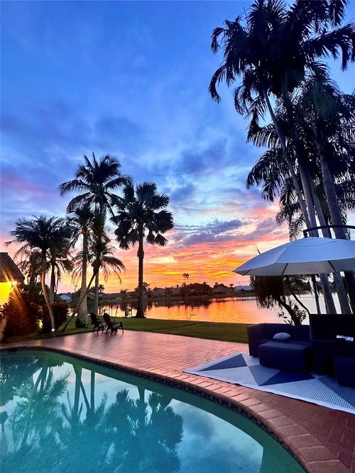 1661 E Oak Knoll Cir, Davie, FL, 33324-6423 | Card Image