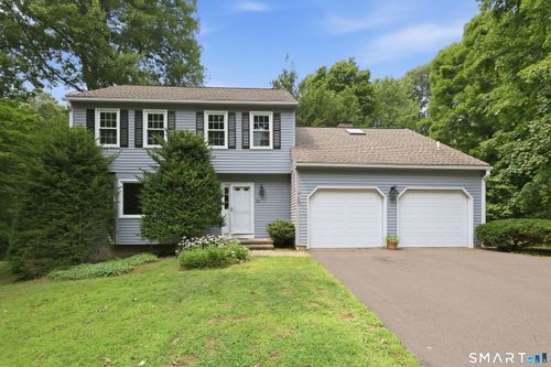28 Green Woods Ln, Unionville, CT, 06085-1570 | Card Image