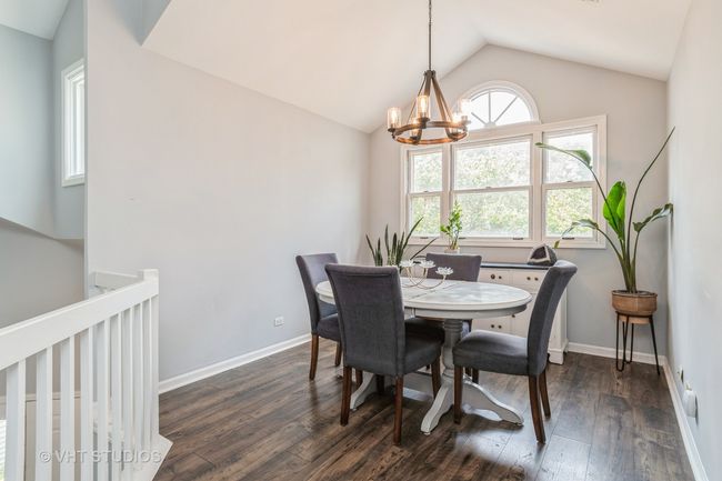 1245 - 1245 Rhodes Ln, Condo with 2 bedrooms, 1 bathrooms and 1 parking in Naperville IL | Image 7