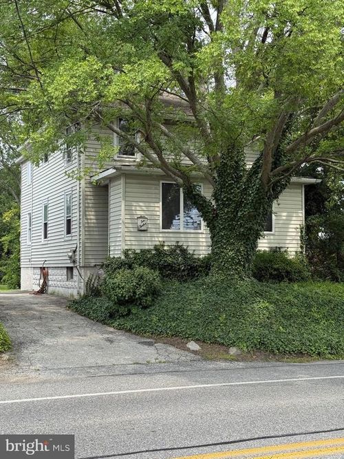 1012 Meetinghouse Rd, Upper Chichester, PA, 19061-3531 | Card Image