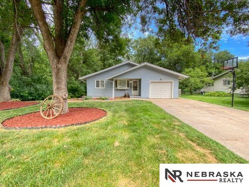 3209 Cottonwood Lane, Omaha, NE, 68134 | Card Image