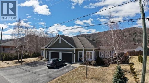 8 Louise St, Edmundston, NB, E3V0C3 | Card Image