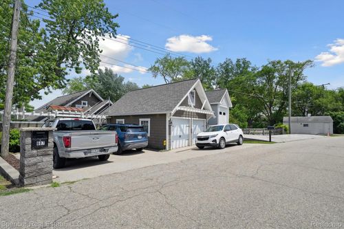 607 Dunleavy Dr, Highland, MI, 48356-2114 | Card Image