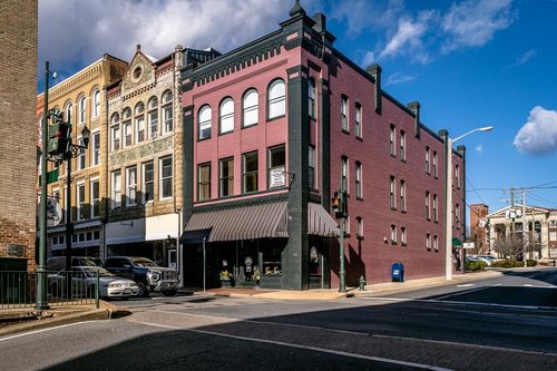 floor-2-2 N Central Ave, STAUNTON, VA, 24401-4268 | Card Image