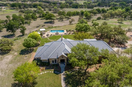 395 Bluff Creek Rd, Center Point, TX, 78010-5417 | Card Image