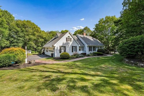 22 Kent St, Windham, NH, 03087-1645 | Card Image