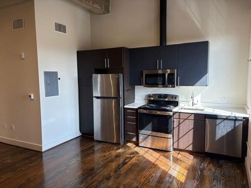 apt-15-4411 Dallas St, Houston, TX, 77023-1810 | Card Image
