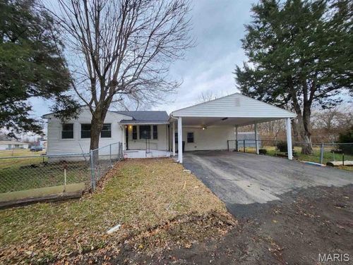 5948 Piat Pl, East Saint Louis, IL, 62203-1533 | Card Image